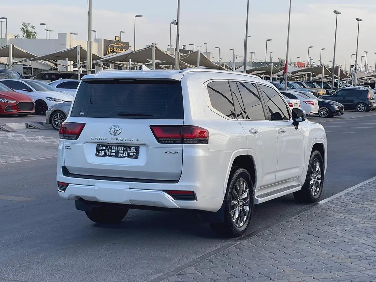 Toyota Land Cruiser VXR Grand Touring 2022 - GCC Specs - Pristine Condition-5-5