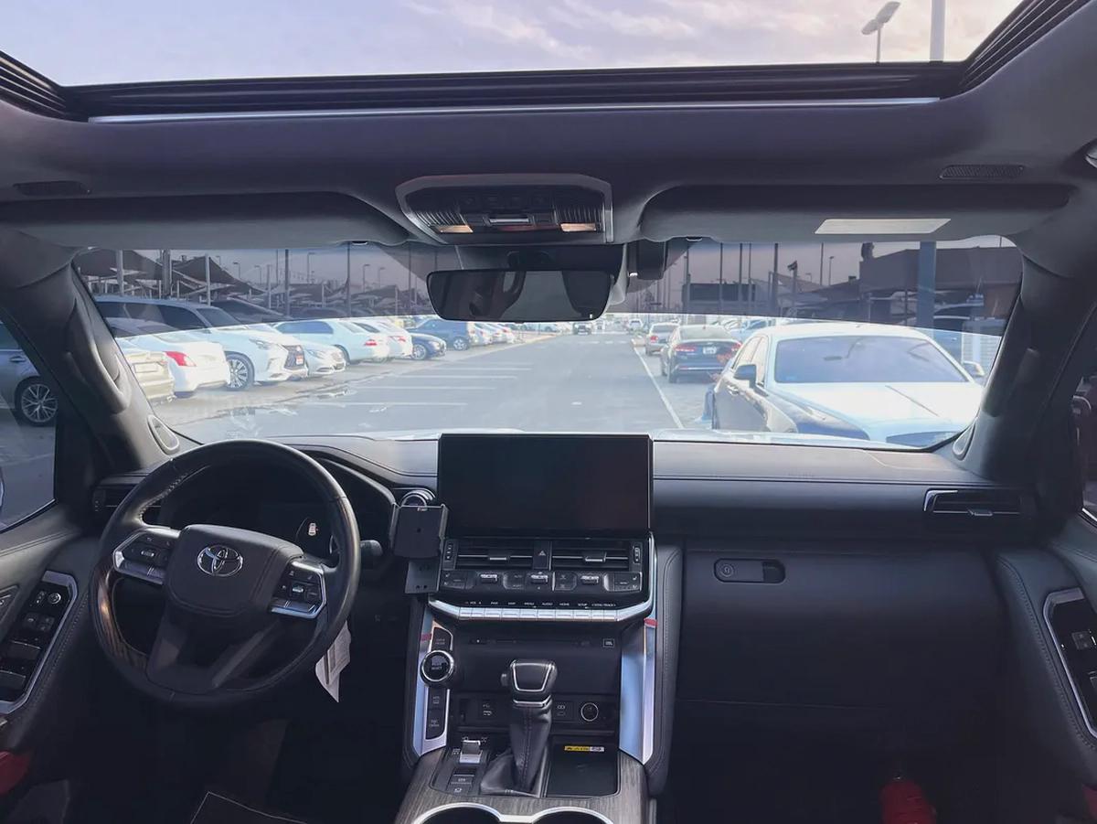 Toyota Land Cruiser VXR Grand Touring 2022 - GCC Specs - Pristine Condition-17-17