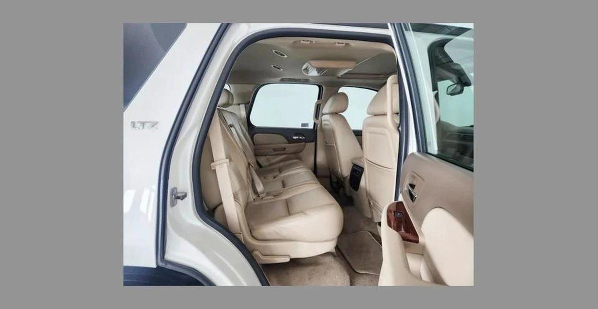 Chevrolet Tahoe LTZ 5.3L-8CYL - FULL OPTION-2-2