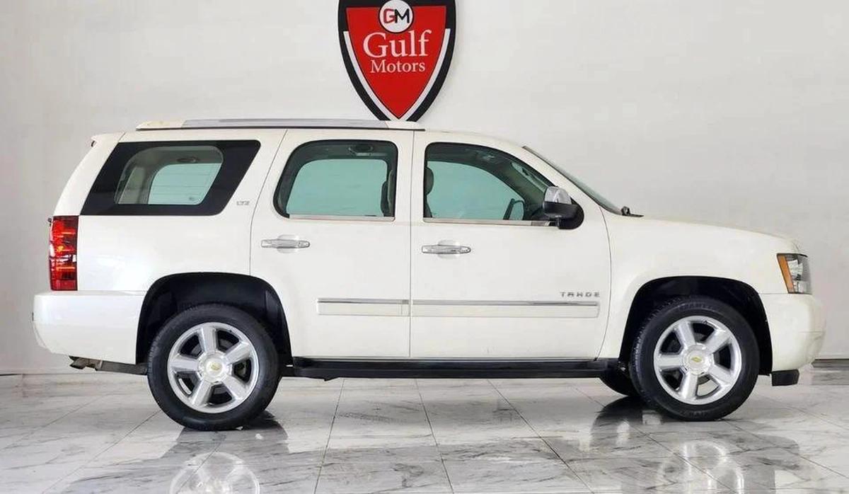Chevrolet Tahoe LTZ 5.3L-8CYL - FULL OPTION-5-5