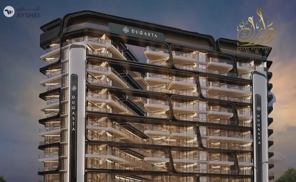 Panoramic Skyline Terrace with Stunning Urban Views-4-4