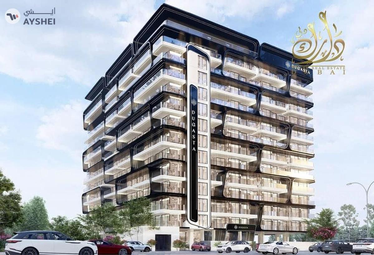 Panoramic Skyline Terrace with Stunning Urban Views-3-3