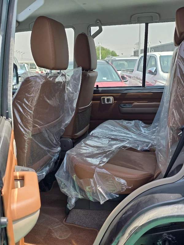Toyota Land Cruiser 70 LX V6 4.0