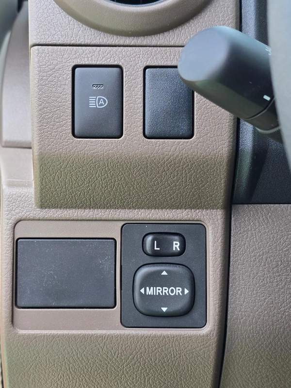 Toyota Land Cruiser 70 LX V6 4.0