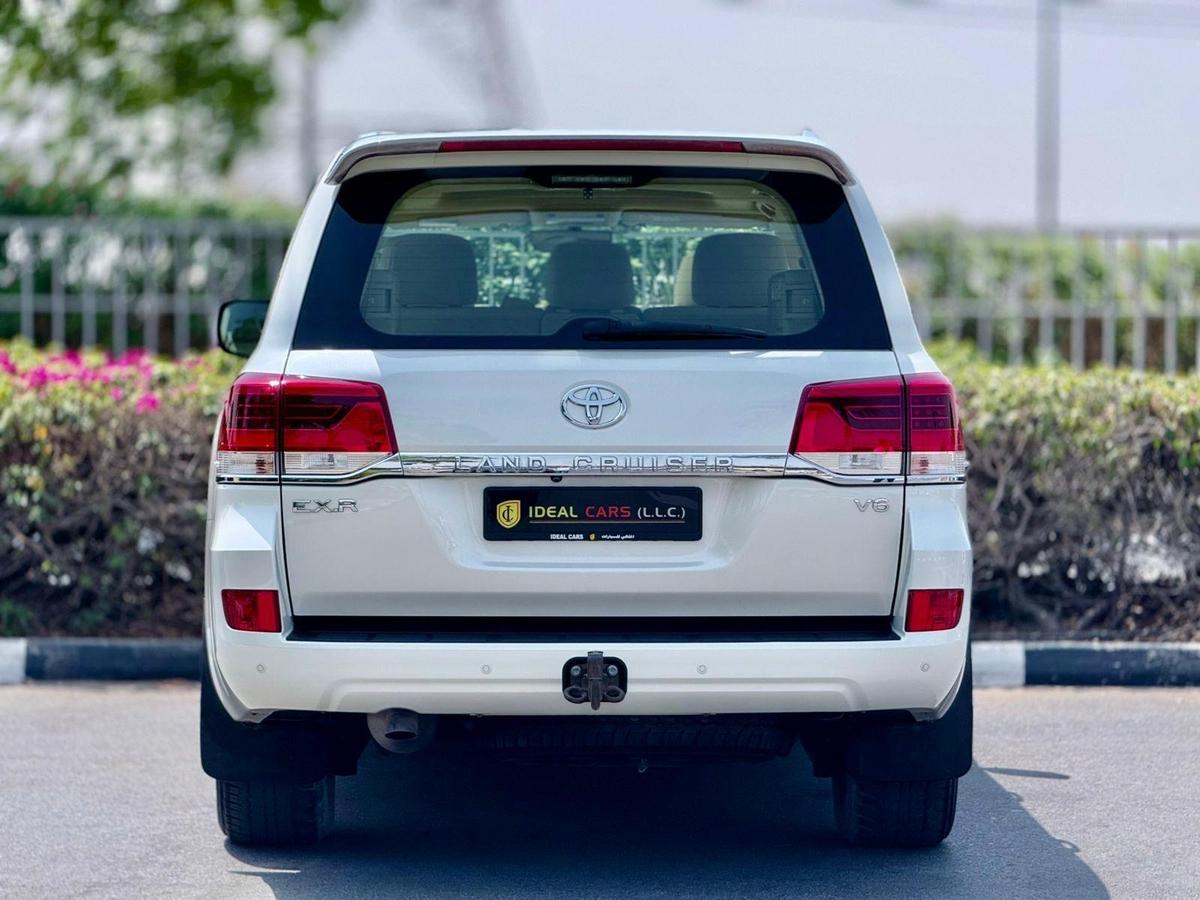 LAND CRUISER EX. R V6 | GCC SPECS | YEAR: 2017 | KMS: 218,000 | FULL-SERVICE HISTORY-12-12