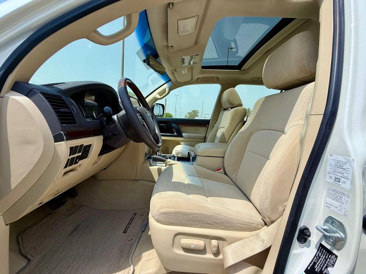 LAND CRUISER EX. R V6 | GCC SPECS | YEAR: 2017 | KMS: 218,000 | FULL-SERVICE HISTORY-16-16