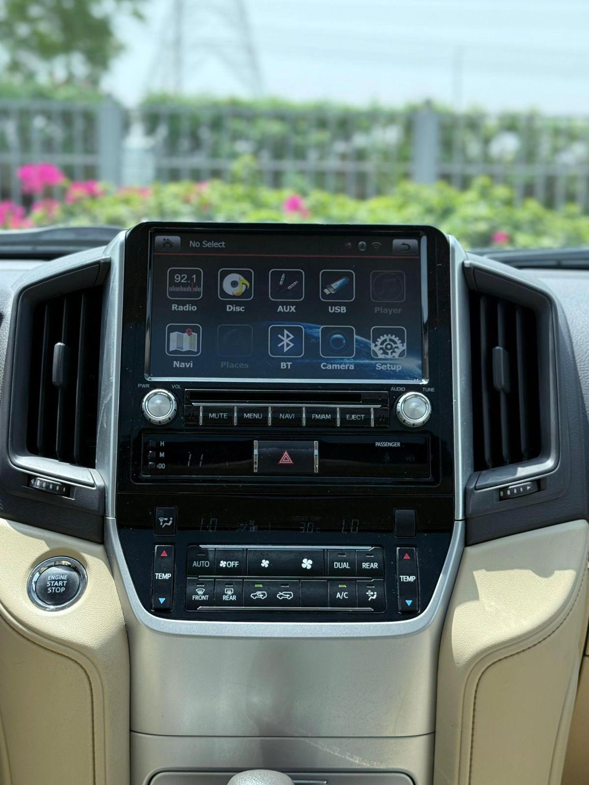 LAND CRUISER EX. R V6 | GCC SPECS | YEAR: 2017 | KMS: 218,000 | FULL-SERVICE HISTORY-10-10