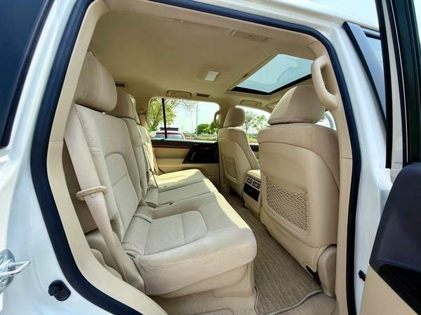 LAND CRUISER EX. R V6 | GCC SPECS | YEAR: 2017 | KMS: 218,000 | FULL-SERVICE HISTORY
