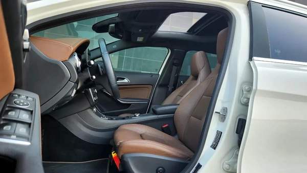 2015 Mercedes GLA 250 4 MATIC || FULL SERVICE AT AGENCY || ACCIDENT FREE|| FULLY LOADED