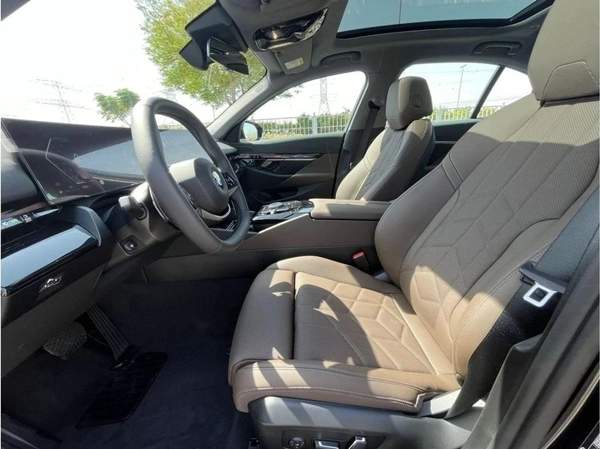 BMW 520i BMW 520I 0KM GCC 2024