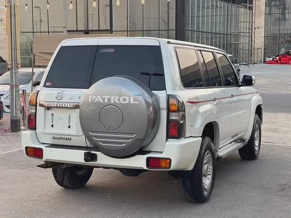 نيسان فتك سفاري 2016 جير عادي فتحه دفلوك ثلاجه