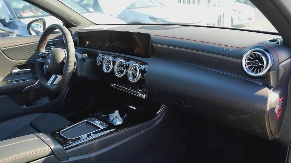 MERCEDES -BEN A 200L 1.5L V4 FULL OPTION MODEL 2025 CHINESE SPECS-8-8