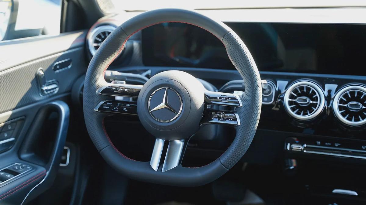 MERCEDES -BEN A 200L 1.5L V4 FULL OPTION MODEL 2025 CHINESE SPECS-12-12