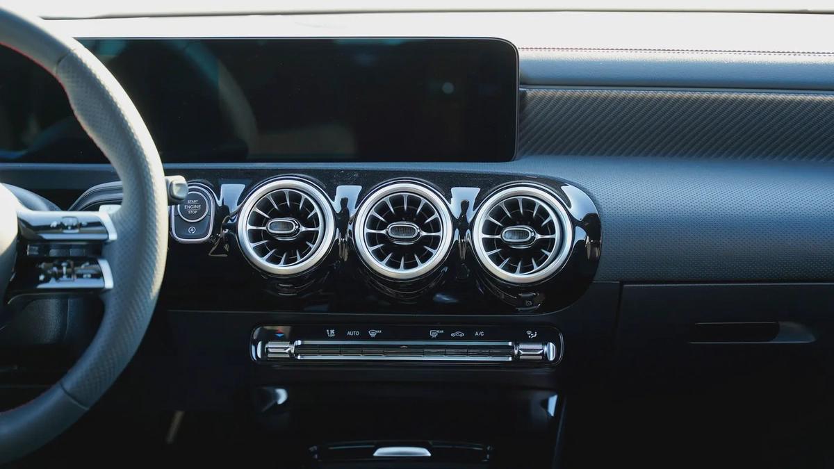 MERCEDES -BEN A 200L 1.5L V4 FULL OPTION MODEL 2025 CHINESE SPECS-13-13