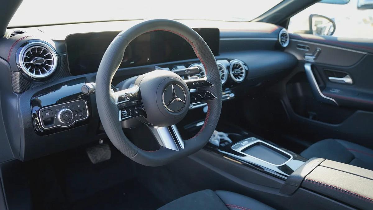 MERCEDES -BEN A 200L 1.5L V4 FULL OPTION MODEL 2025 CHINESE SPECS-15-15