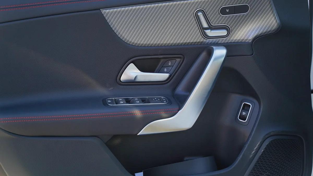 MERCEDES -BEN A 200L 1.5L V4 FULL OPTION MODEL 2025 CHINESE SPECS-16-16