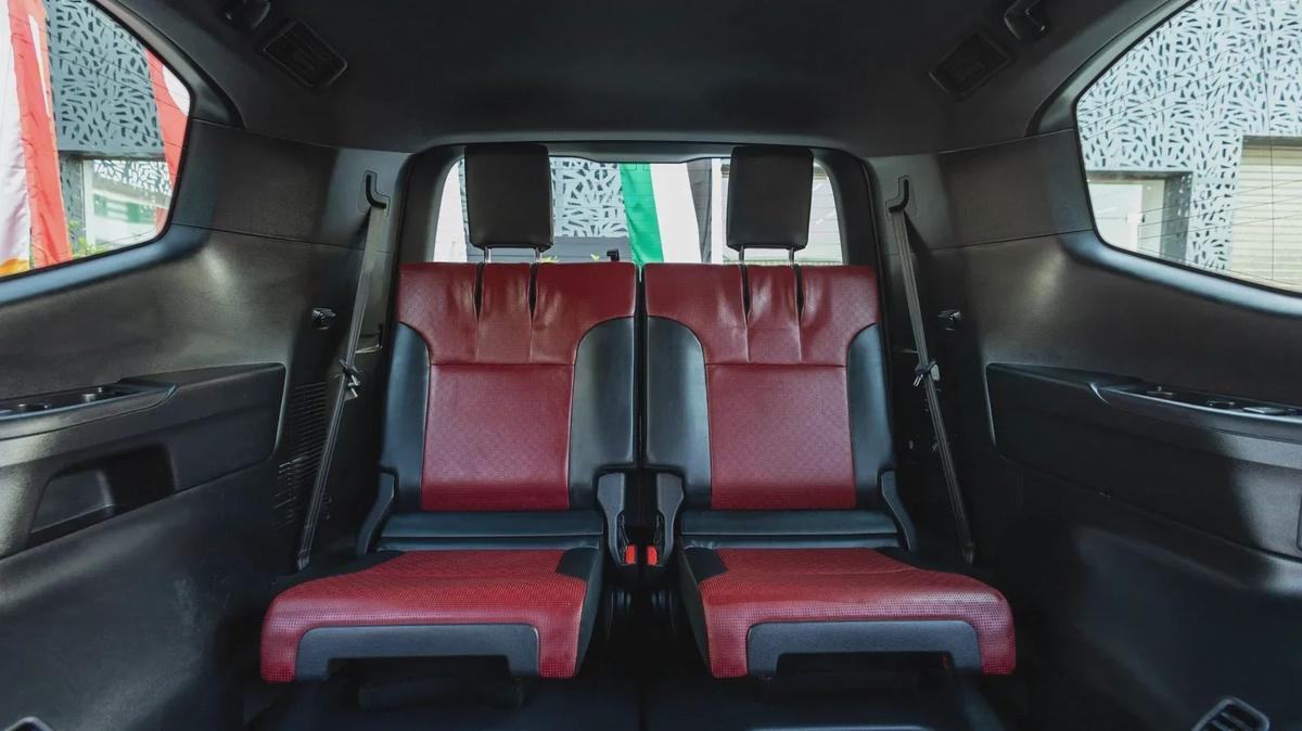 Toyota Land Cruiser 2022-15-15