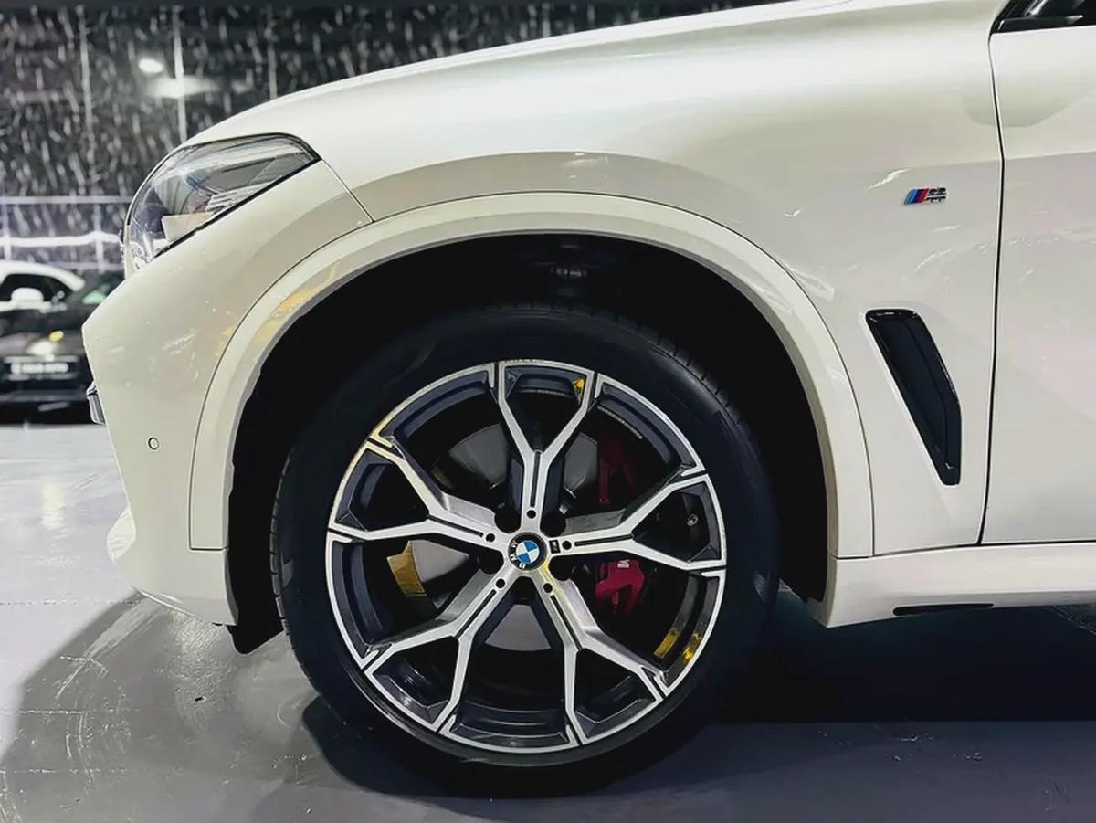 BMW X5 40i 2023 GCC specs for 229,000.00 AED-8-8