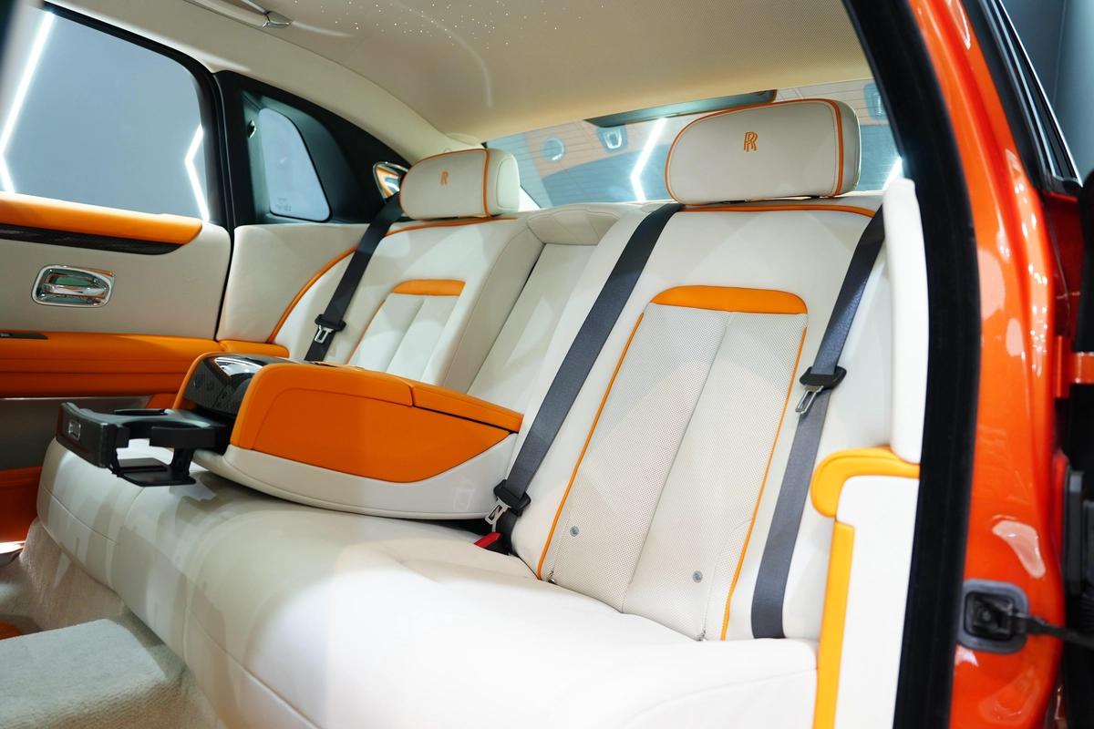 Rolls-Royce Ghost Black Badge 2023-8-8