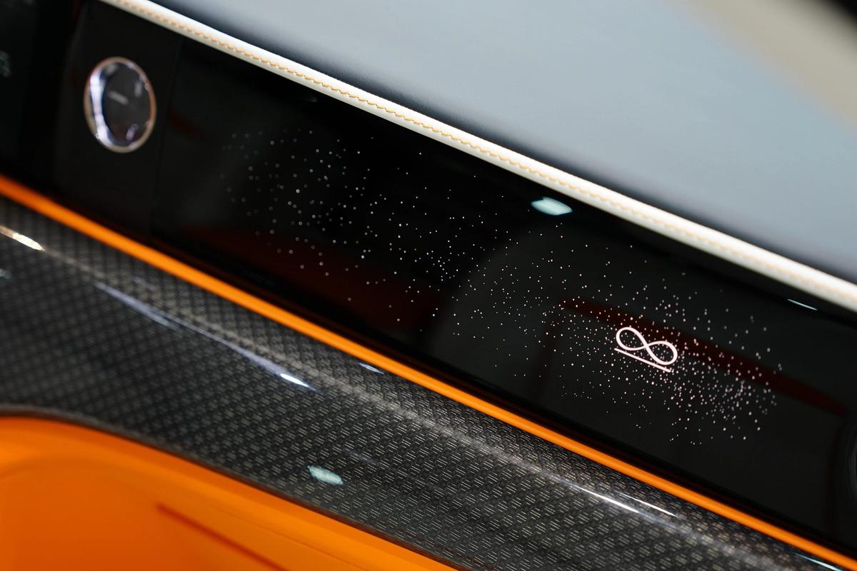 Rolls-Royce Ghost Black Badge 2023-12-12