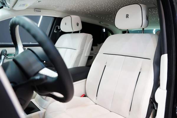 Rolls-Royce Phantom EWB 2025