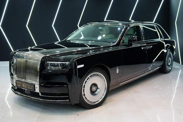 Rolls-Royce Phantom EWB 2025