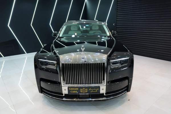 Rolls-Royce Phantom EWB 2025