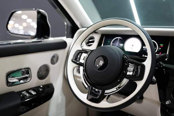 Rolls-Royce Phantom EWB 2025
