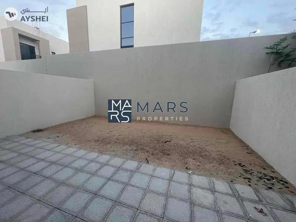 Spacious 3 bedrooms in single row available for rent in nasma residence for 100,000 AED yearly