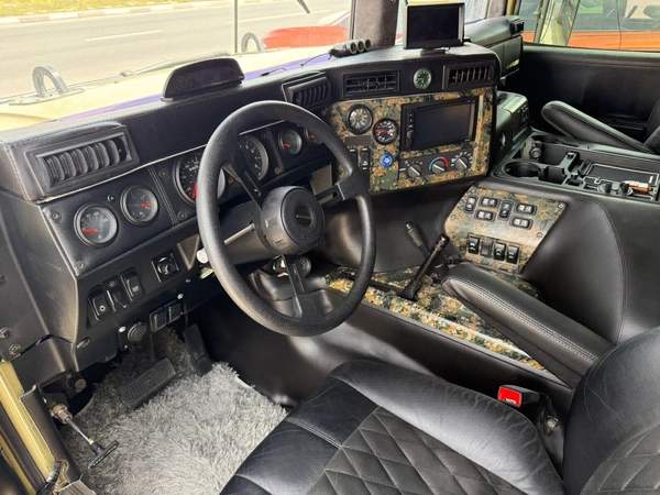 Hummer H1 Off-Road SUV