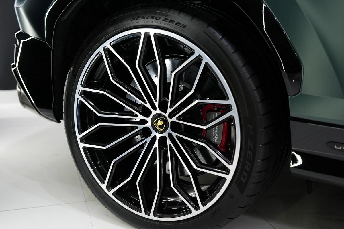 Lamborghini Urus SE 2025-18-18