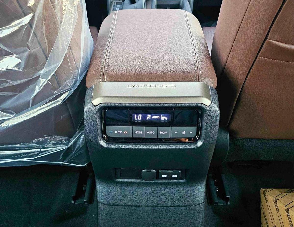 Toyota Prado ADVENTURE TURBO / 2.8L V4 DIESEL / REMOTE ENG START / DRIVER POWER SEAT WITH LEATHER (CODE # P28ADV3-17-17