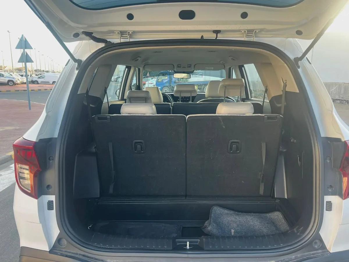 Kia Carens 1.6L EX DLX 2023 - GCC Specs - Excellent Condition-8-8