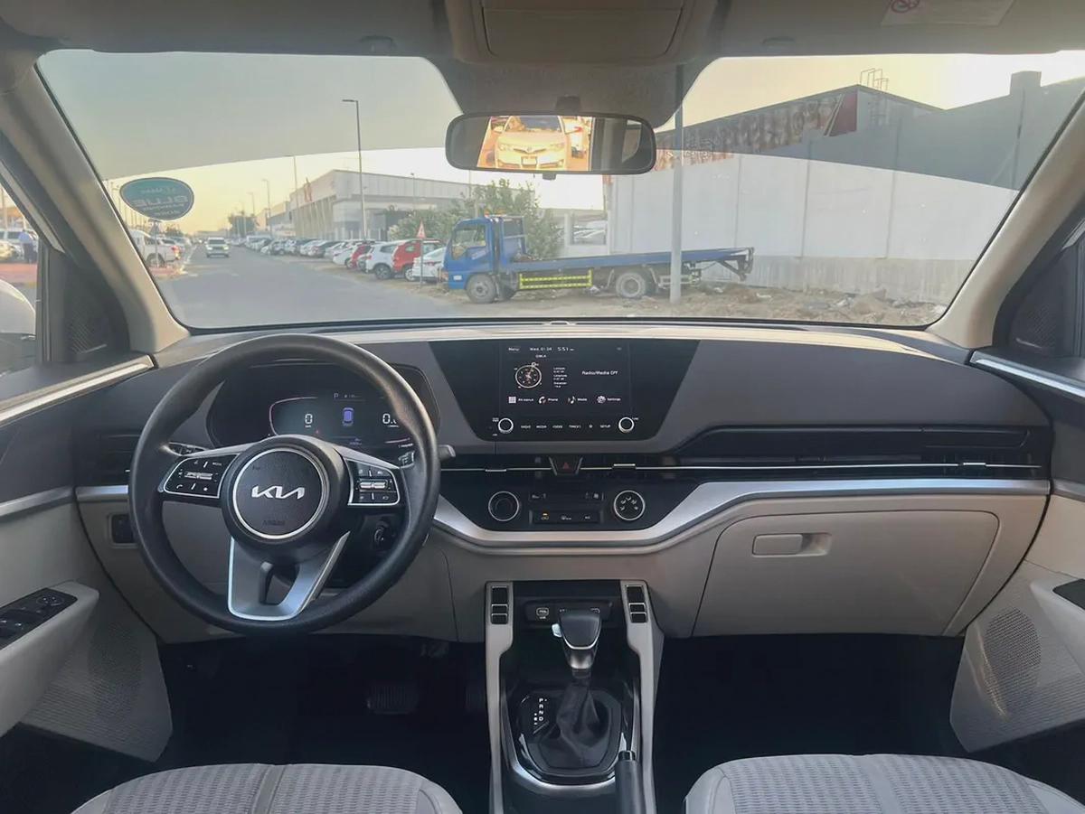 Kia Carens 1.6L EX DLX 2023 - GCC Specs - Excellent Condition-9-9