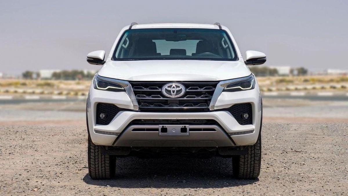 Toyota Fortuner TOYTA FORTUNER 2.8 DIESEL FULL PTION AT 4X4-1-1