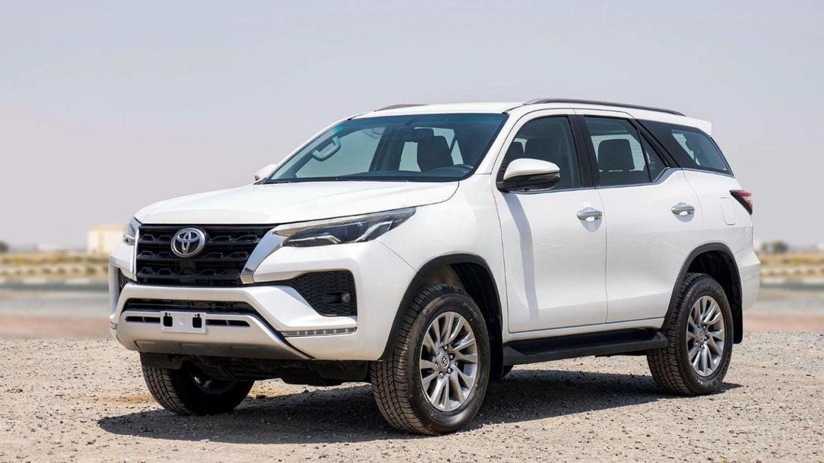 Toyota Fortuner TOYTA FORTUNER 2.8 DIESEL FULL PTION AT 4X4-2-2