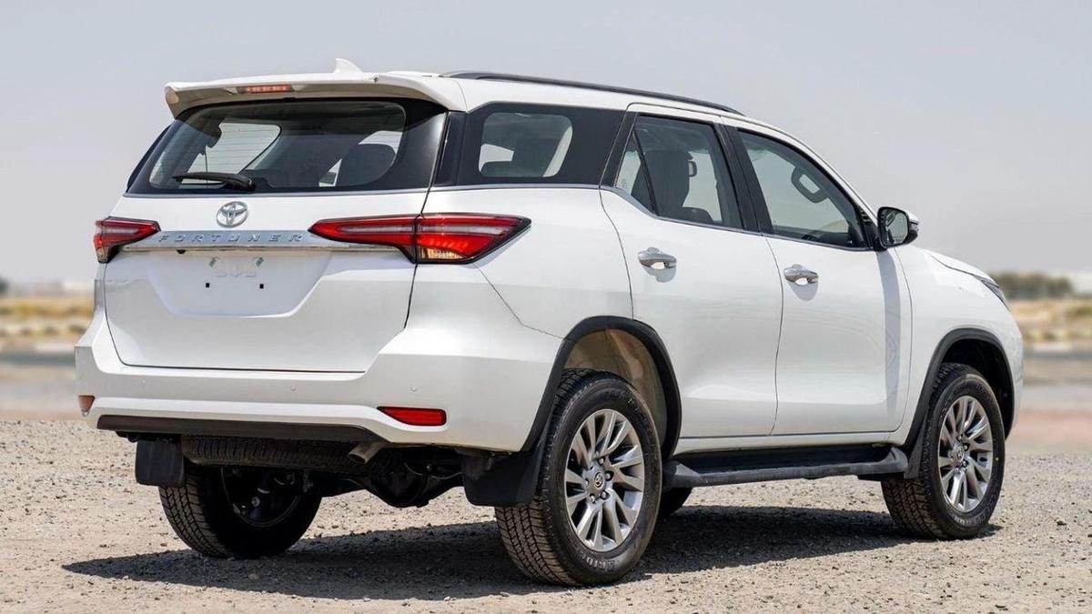 Toyota Fortuner TOYTA FORTUNER 2.8 DIESEL FULL PTION AT 4X4-3-3