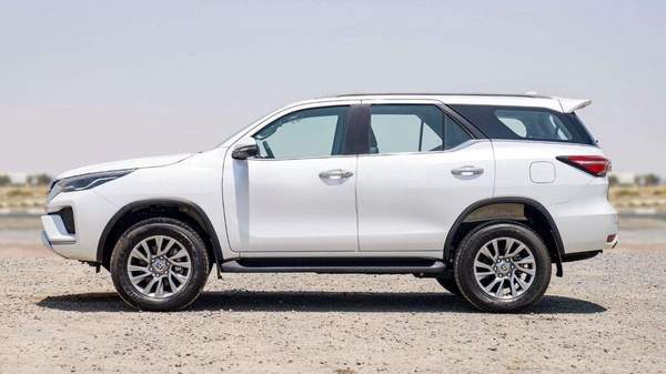 Toyota Fortuner TOYTA FORTUNER 2.8 DIESEL FULL PTION AT 4X4