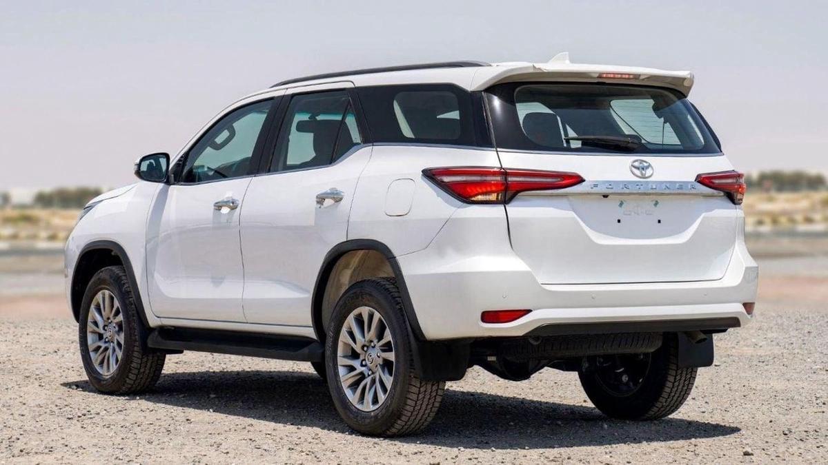 Toyota Fortuner TOYTA FORTUNER 2.8 DIESEL FULL PTION AT 4X4-6-6