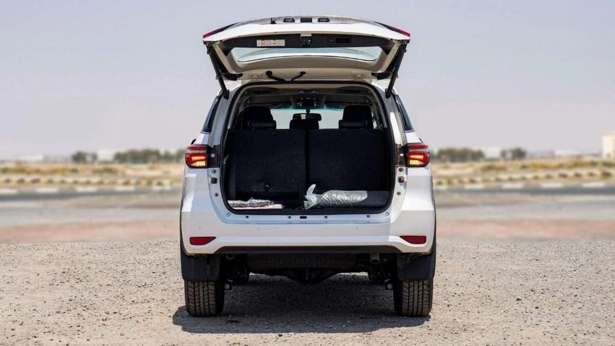 Toyota Fortuner TOYTA FORTUNER 2.8 DIESEL FULL PTION AT 4X4-7-7