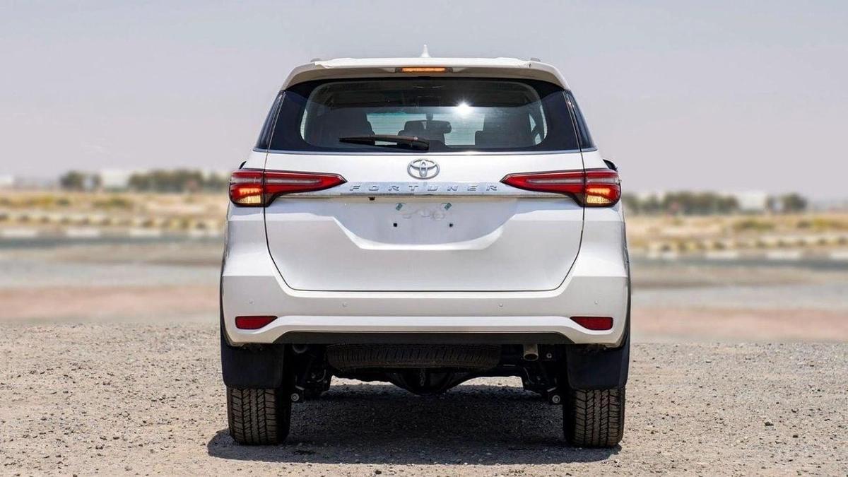 Toyota Fortuner TOYTA FORTUNER 2.8 DIESEL FULL PTION AT 4X4-8-8