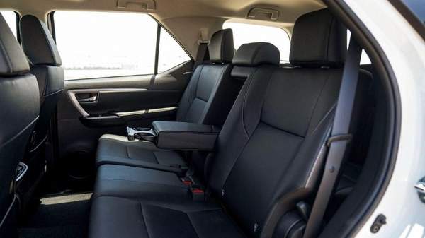 Toyota Fortuner TOYTA FORTUNER 2.8 DIESEL FULL PTION AT 4X4