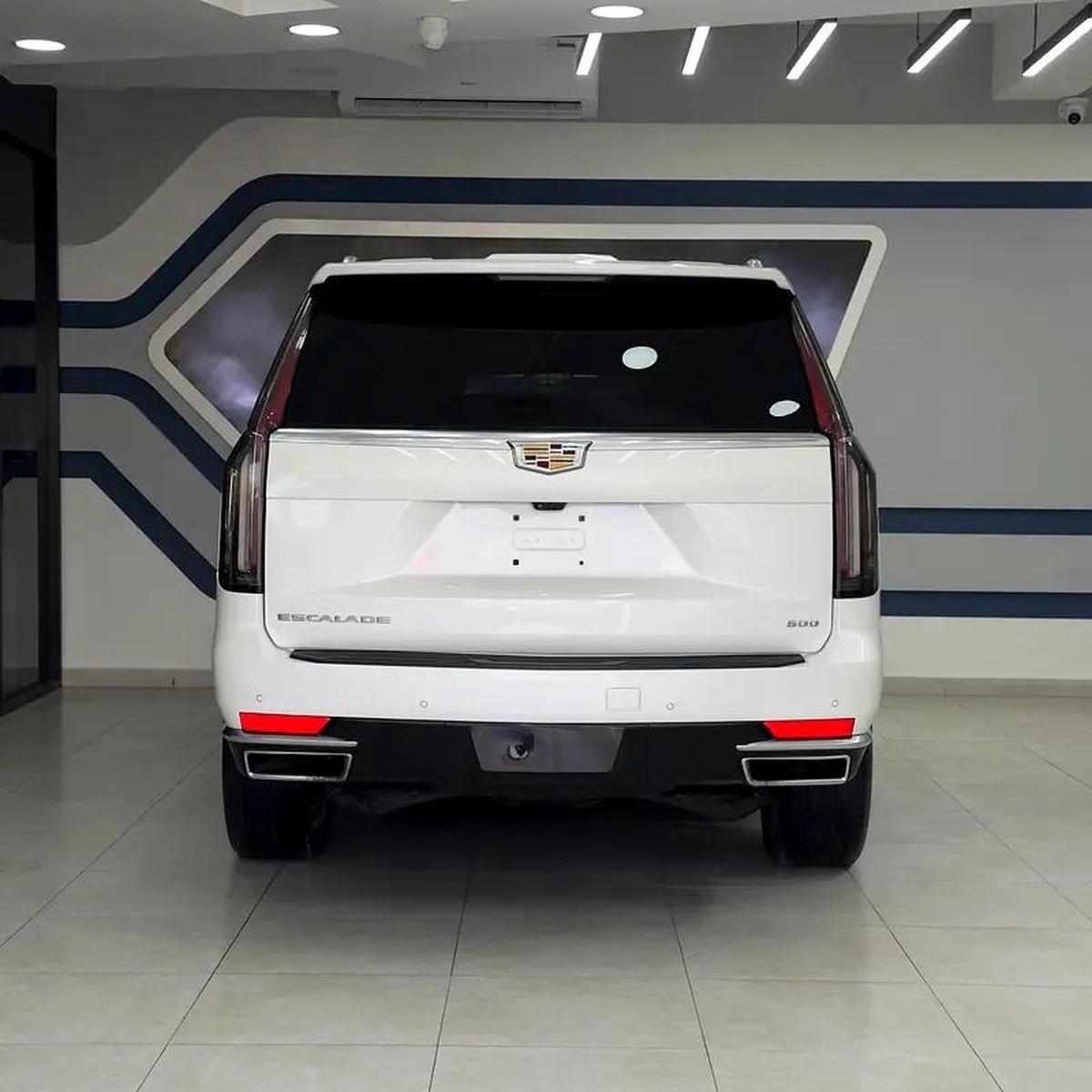 2024 Cadillac Escalade Premium Luxury-3-3