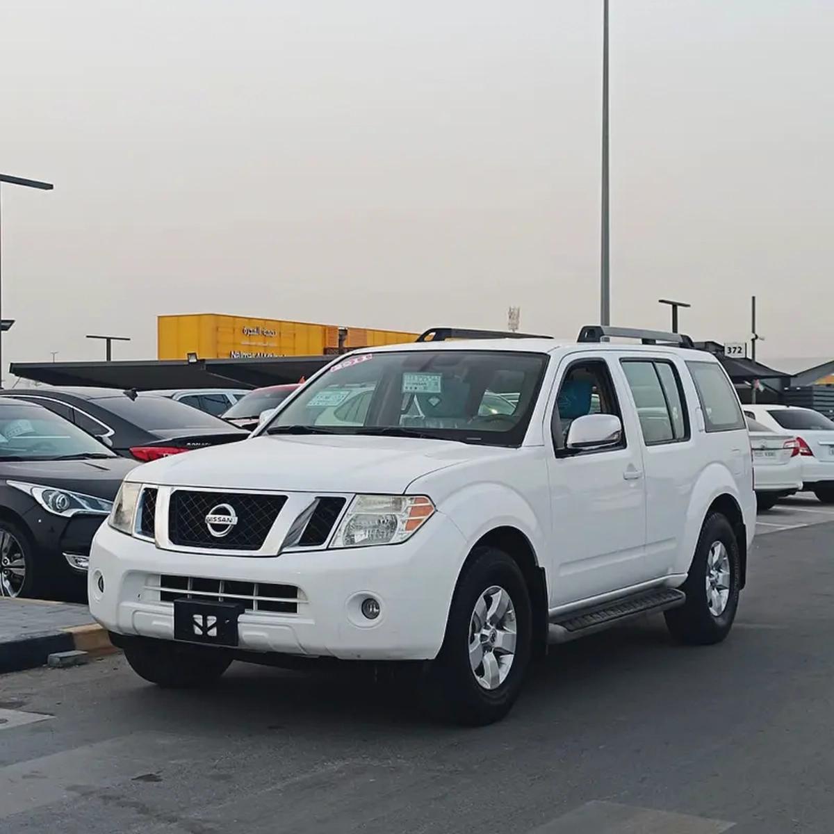 Nissan Pathfinder SV 2011 GCC Specs-1-1