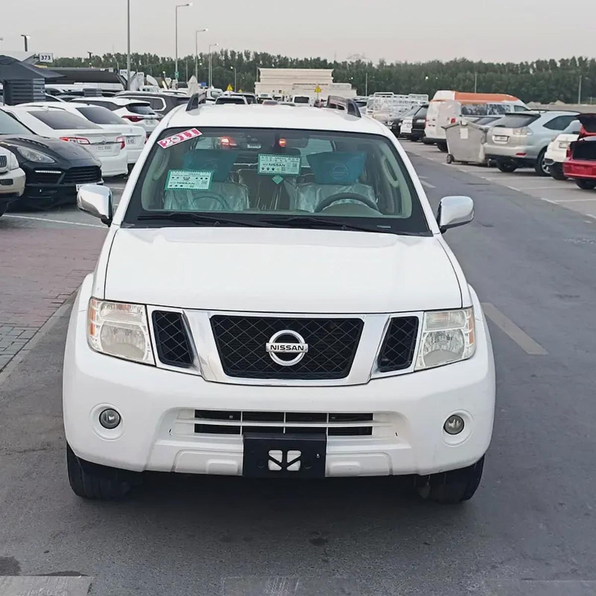 Nissan Pathfinder SV 2011 GCC Specs-2-2