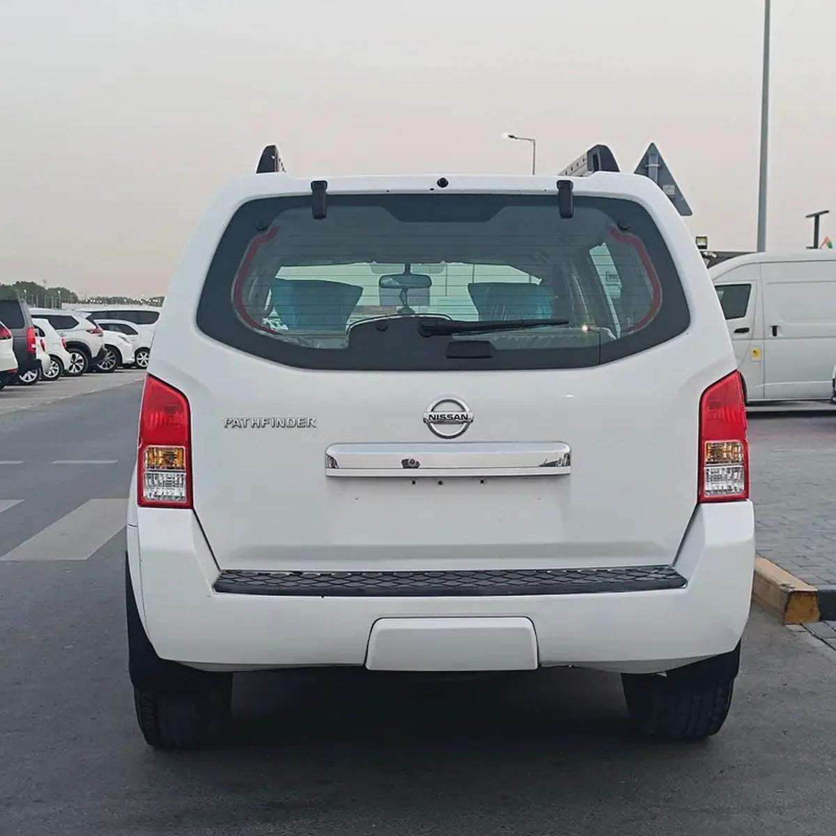 Nissan Pathfinder SV 2011 GCC Specs-5-5