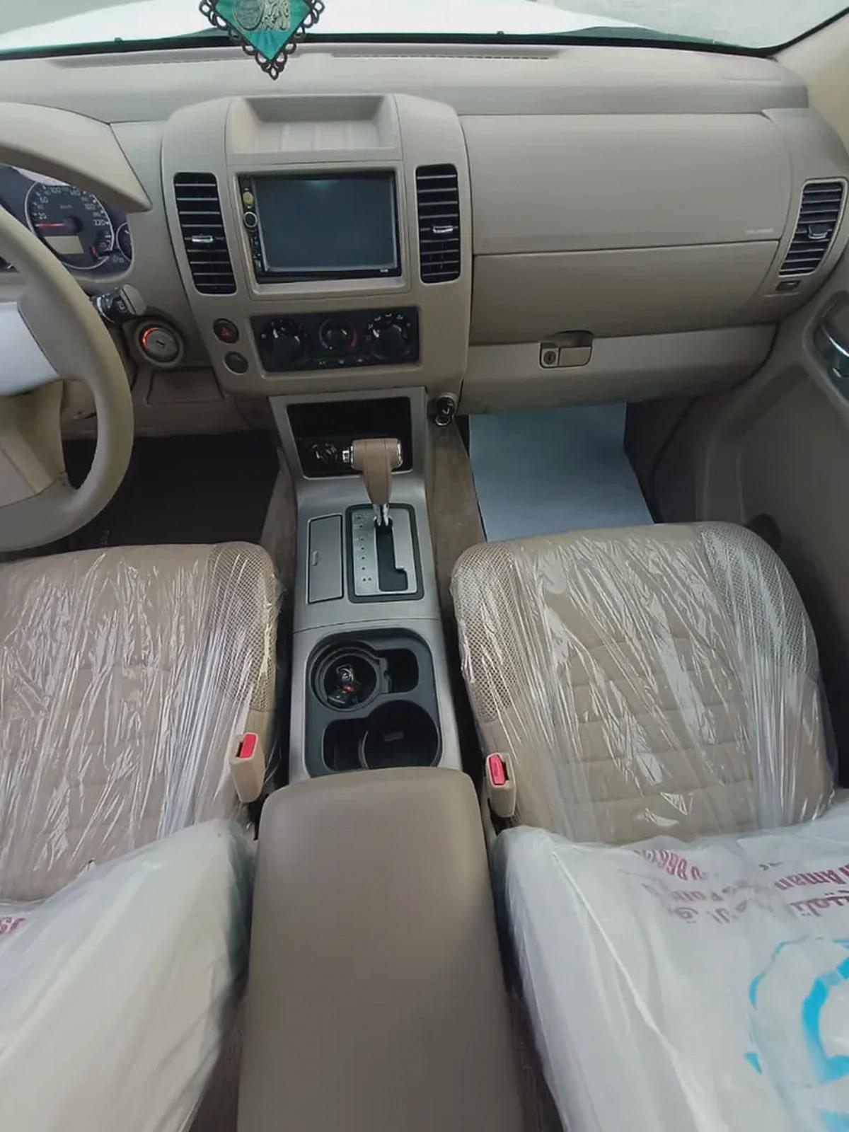 Nissan Pathfinder SV 2011 GCC Specs-11-11
