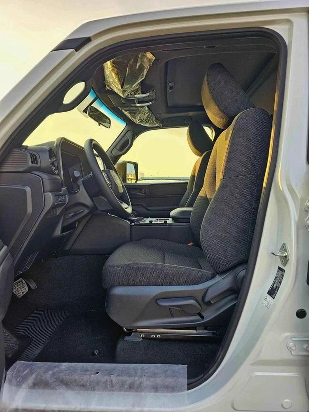 Toyota Prado ALL ROUNDER TURBO STD / 2.8L DIESEL V4 / SUNROOF / COOL BOX (CODE # P28AR2)-1-1