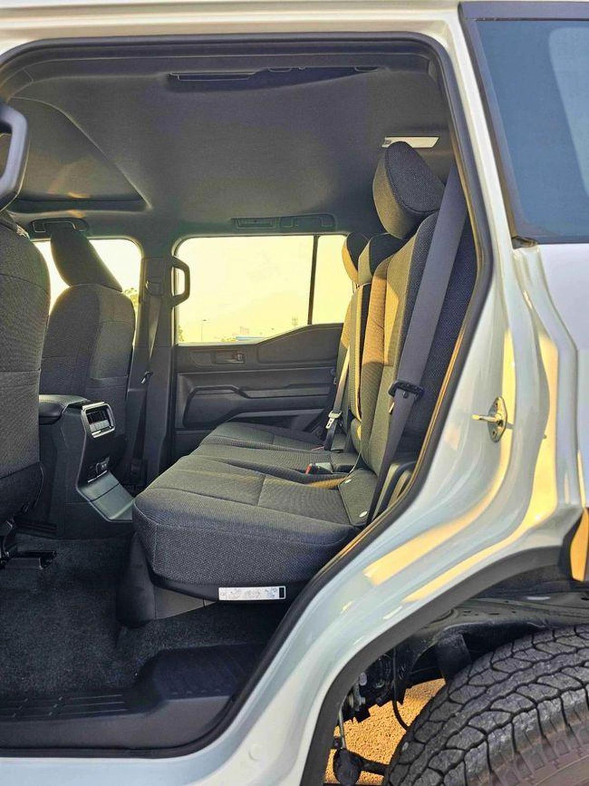 Toyota Prado ALL ROUNDER TURBO STD / 2.8L DIESEL V4 / SUNROOF / COOL BOX (CODE # P28AR2)-10-10