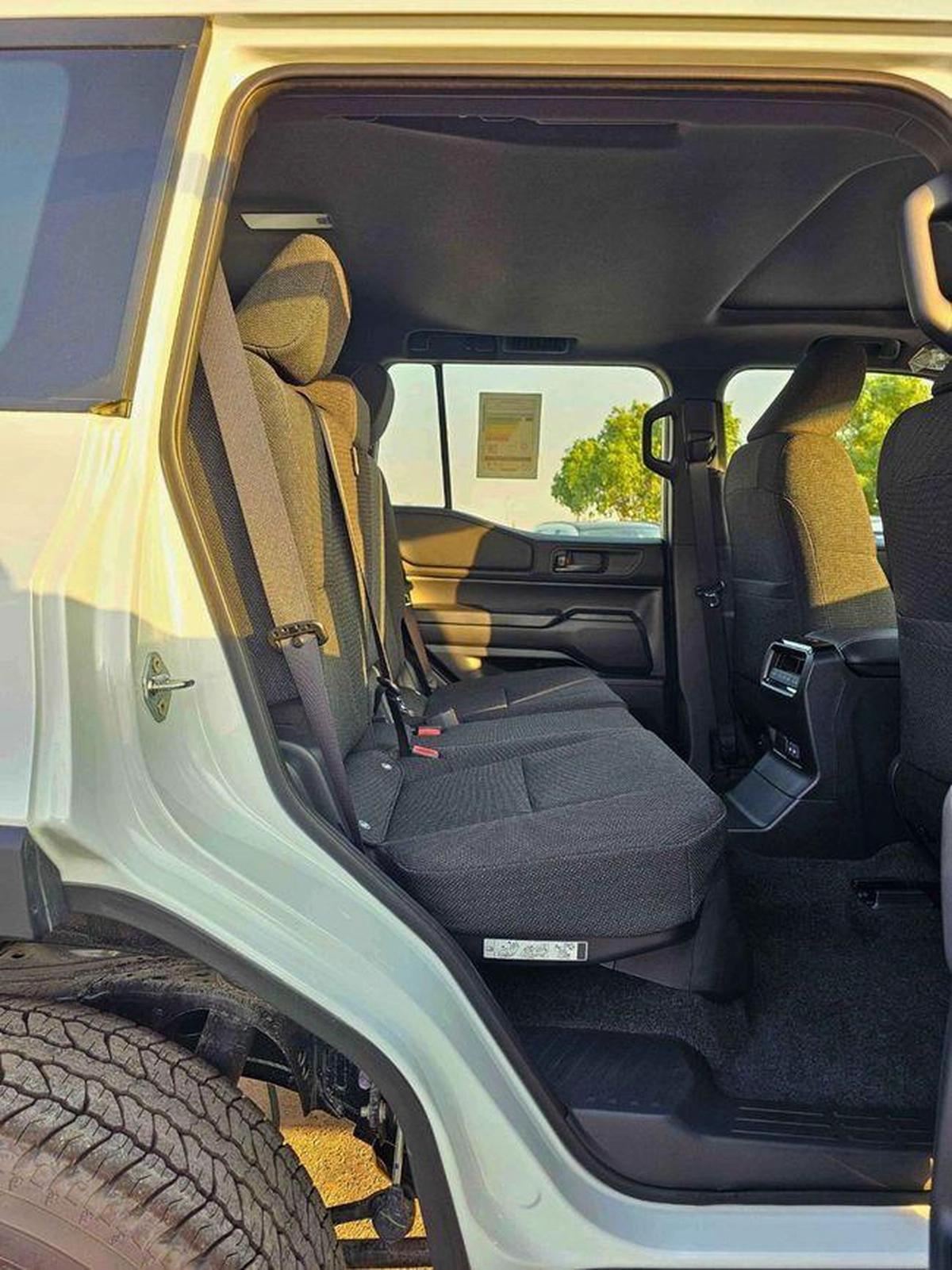 Toyota Prado ALL ROUNDER TURBO STD / 2.8L DIESEL V4 / SUNROOF / COOL BOX (CODE # P28AR2)-9-9